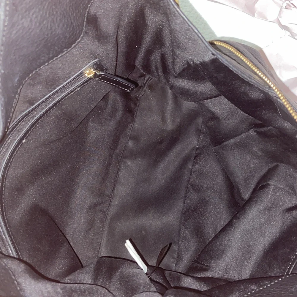 Like new Vince Camuto Zoe pebbled leather Split Hobo bag_13